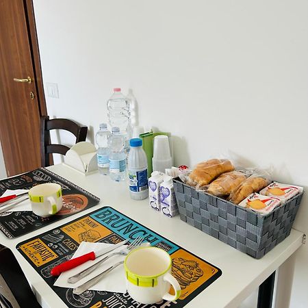 Bed and Breakfast The House Fiera Di Roma Aeroporto Fiumicino à Ponte Galeria Extérieur photo